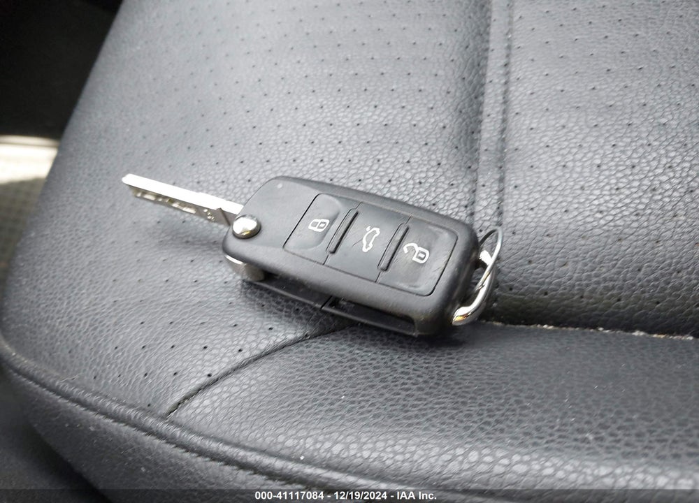 2014 VOLKSWAGEN JETTA 1.8T SE VIN: 3VWD17AJ2EM326933