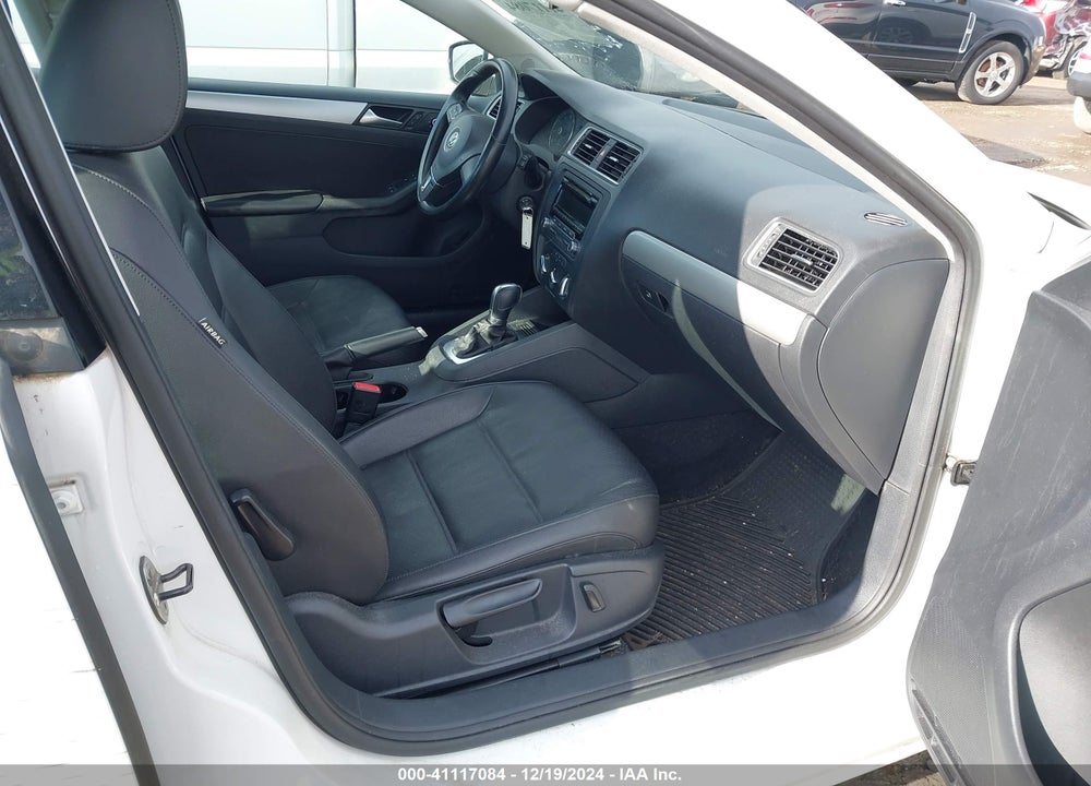 2014 VOLKSWAGEN JETTA 1.8T SE VIN: 3VWD17AJ2EM326933