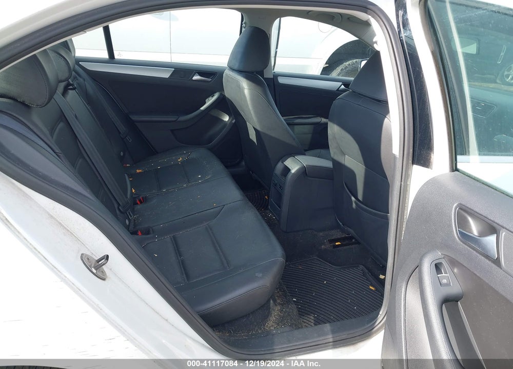 2014 VOLKSWAGEN JETTA 1.8T SE VIN: 3VWD17AJ2EM326933