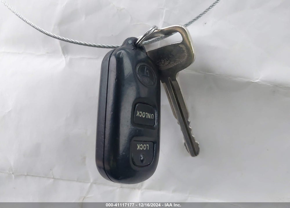 2004 TOYOTA COROLLA LE VIN: 2T1BR32E44C232329