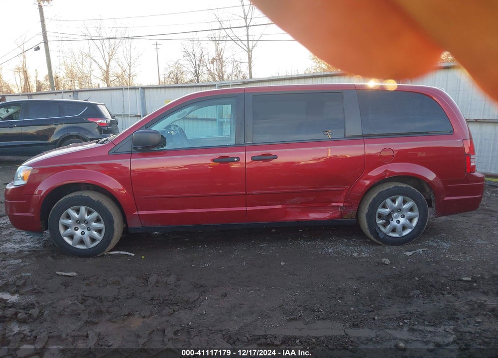 2008 CHRYSLER TOWN & COUNTRY LX VIN: 2A8HR44H18R103244