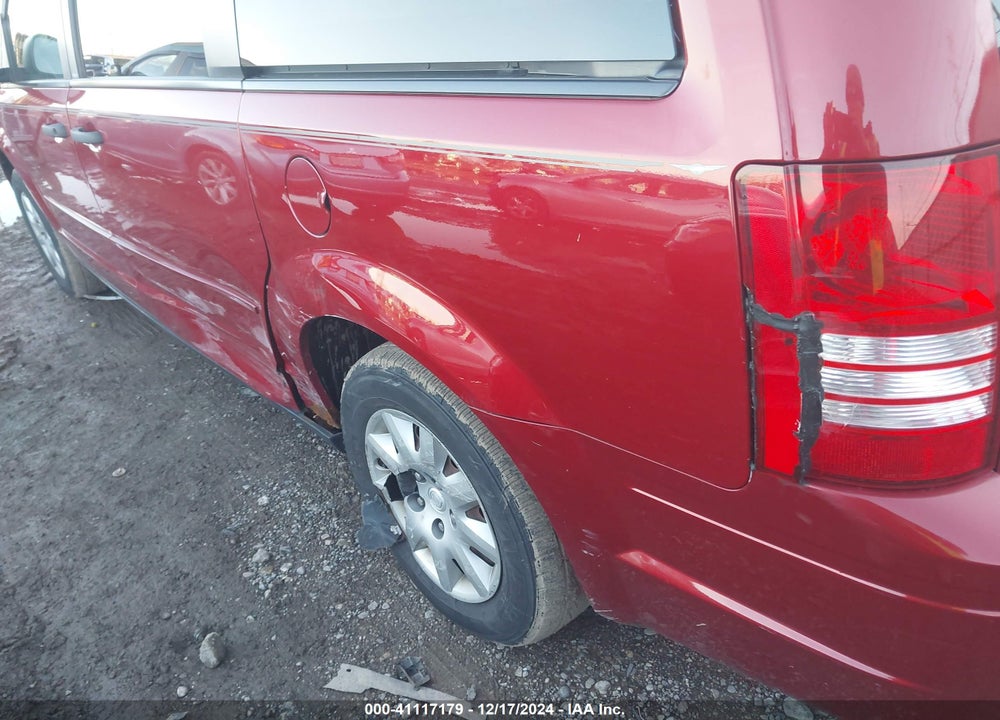2008 CHRYSLER TOWN & COUNTRY LX VIN: 2A8HR44H18R103244