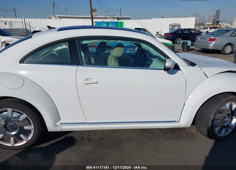 2019 VOLKSWAGEN BEETLE 2.0T SE VIN: 3VWJD7AT2KM716969