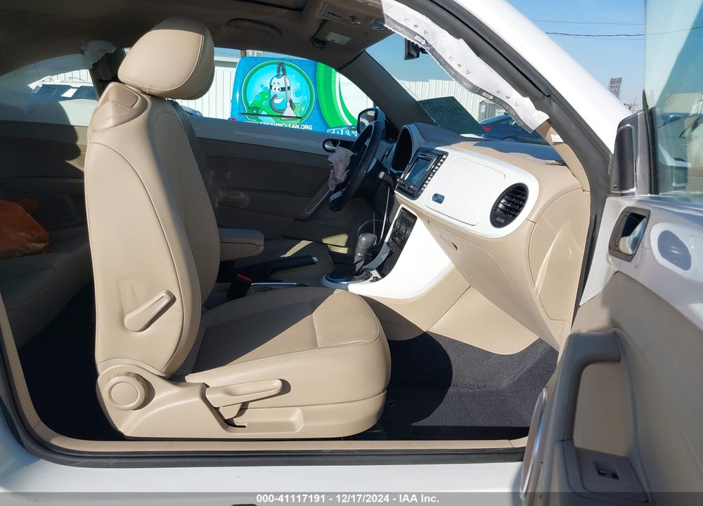 2019 VOLKSWAGEN BEETLE 2.0T SE VIN: 3VWJD7AT2KM716969