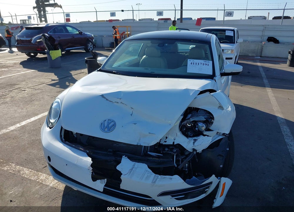 2019 VOLKSWAGEN BEETLE 2.0T SE VIN: 3VWJD7AT2KM716969