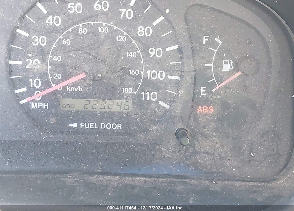 2000 TOYOTA SIENNA LE VIN: 4T3ZF13C4YU227765