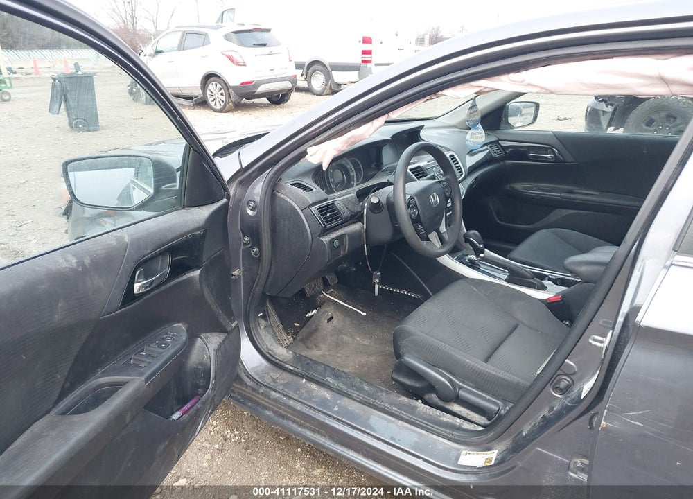2017 HONDA ACCORD VIN: 1HGCR2F39HA193921