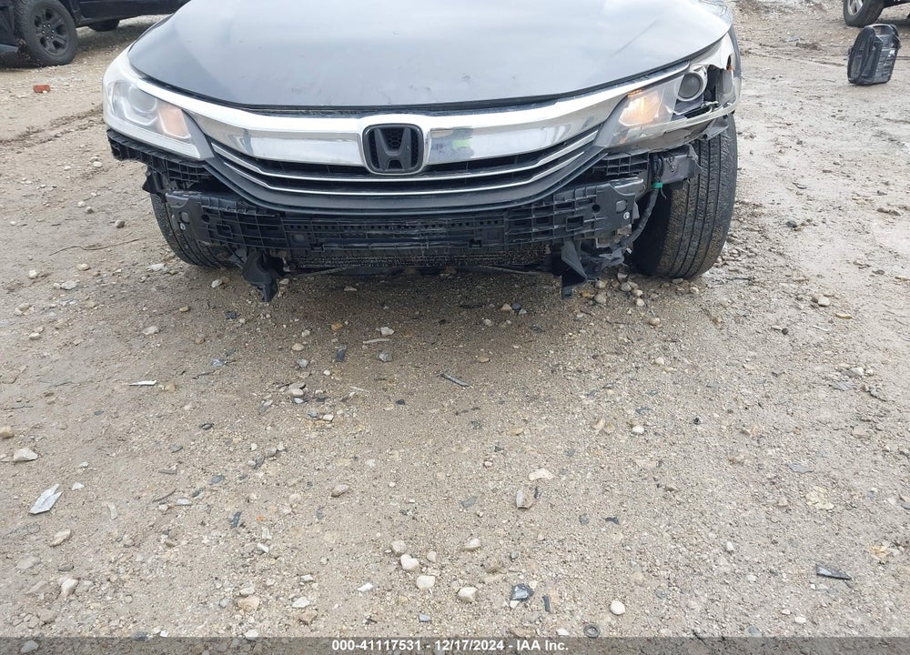 2017 HONDA ACCORD VIN: 1HGCR2F39HA193921