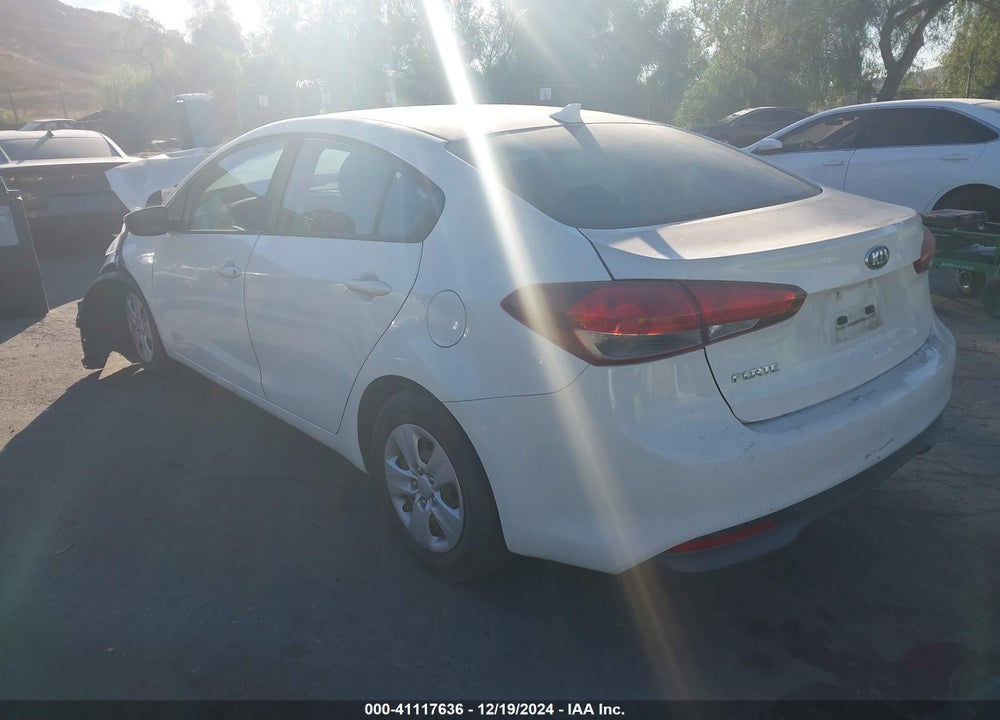2017 KIA FORTE VIN: 3KPFK4A77HE105080