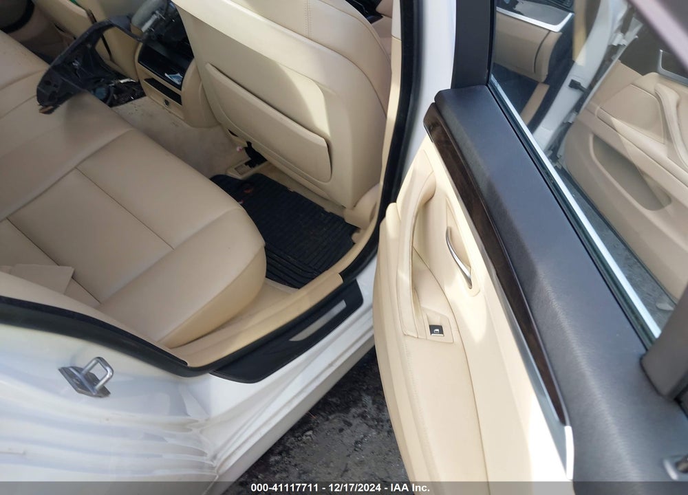 2013 BMW 535 VIN: WBAFR7C55DC828434