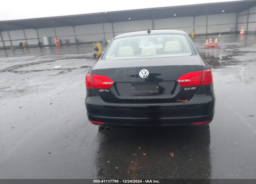 2011 VOLKSWAGEN JETTA 2.5L SE VIN: 3VWDZ7AJ0BM341600