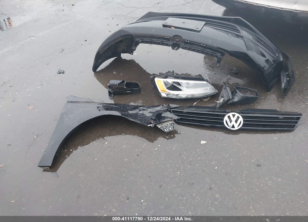 2011 VOLKSWAGEN JETTA 2.5L SE VIN: 3VWDZ7AJ0BM341600