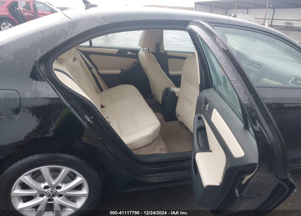 2011 VOLKSWAGEN JETTA 2.5L SE VIN: 3VWDZ7AJ0BM341600
