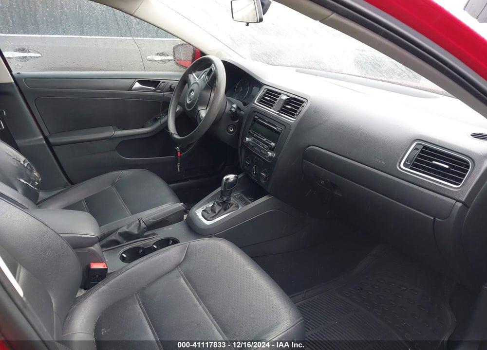 2014 VOLKSWAGEN JETTA 1.8T SE VIN: 3VWD17AJ3EM298138
