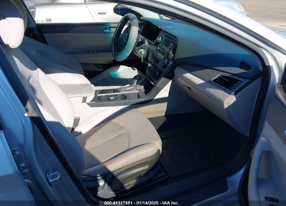 2017 HYUNDAI SONATA VIN: 5NPE24AF5HH532563