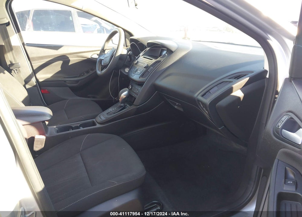 2017 FORD FOCUS SE VIN: 1FADP3K28HL264080