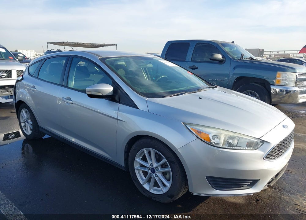 2017 FORD FOCUS SE VIN: 1FADP3K28HL264080