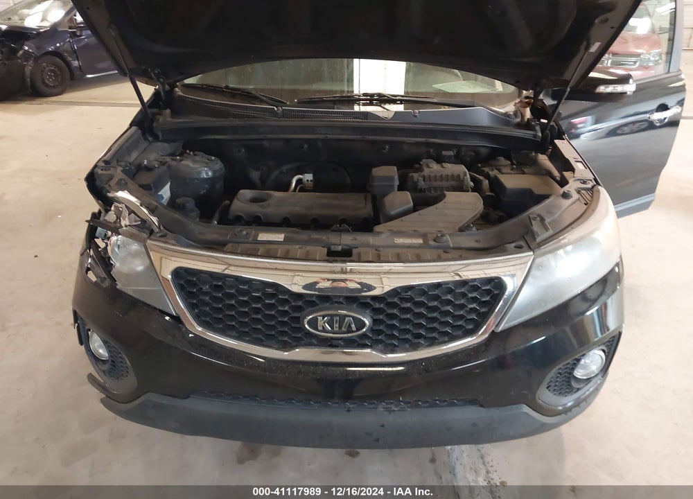 2011 KIA SORENTO LX VIN: 5XYKT3A16BG183510