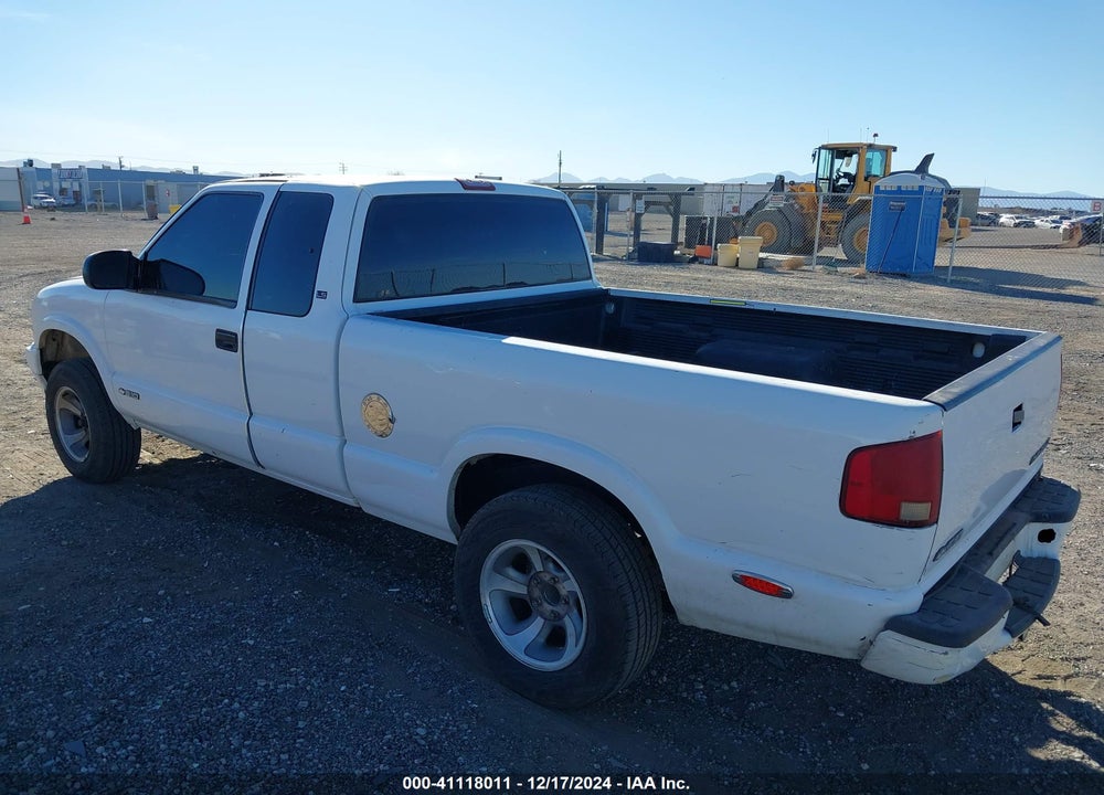 2003 CHEVROLET S-10 LS VIN: 1GCCS19X338110074