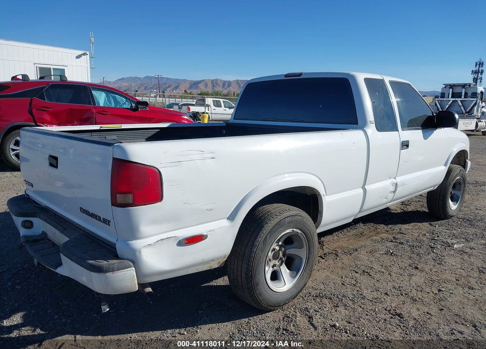 2003 CHEVROLET S-10 LS VIN: 1GCCS19X338110074