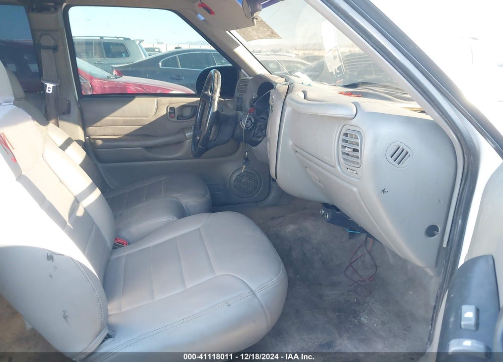 2003 CHEVROLET S-10 LS VIN: 1GCCS19X338110074