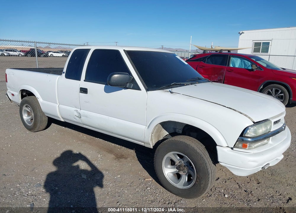 2003 CHEVROLET S-10 LS VIN: 1GCCS19X338110074