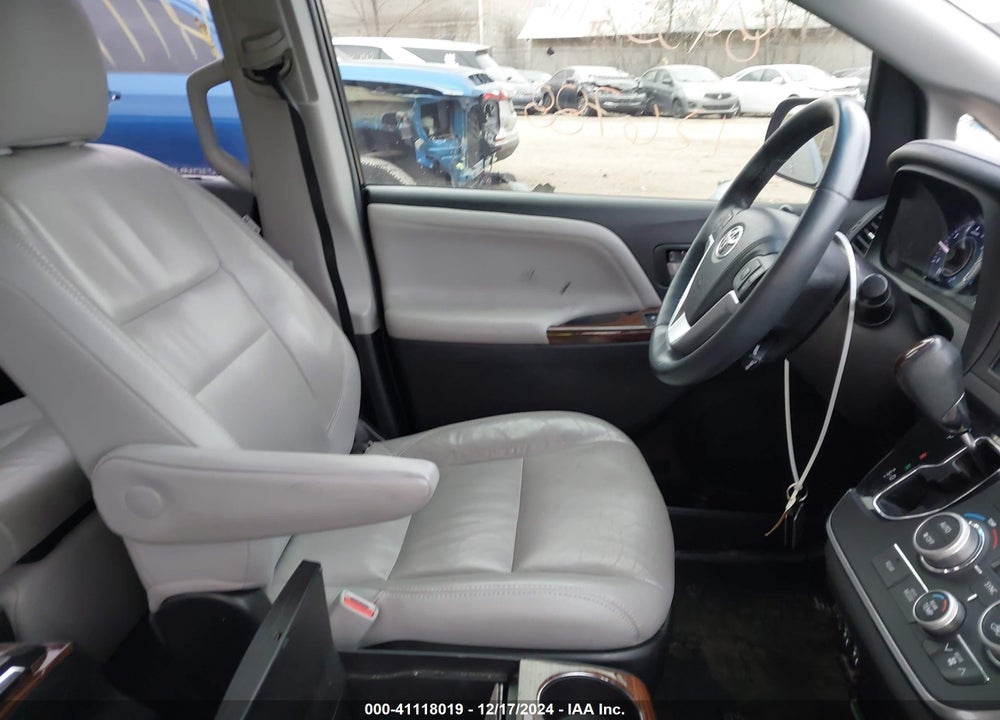 2016 TOYOTA SIENNA LIMITED PREMIUM 7 PASSENGER VIN: 5TDYK3DC2GS739591