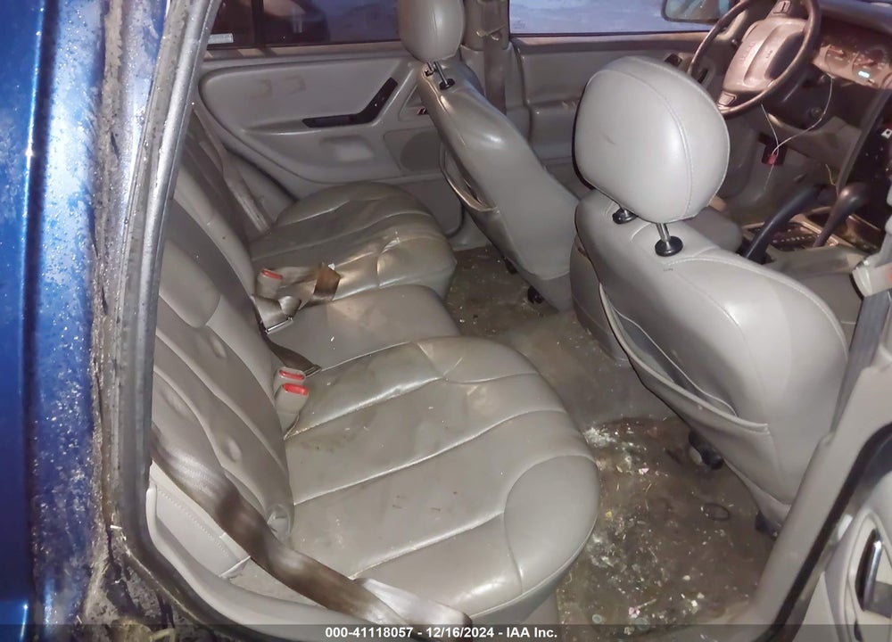 2000 JEEP GRAND CHEROKEE LAREDO VIN: 1J4G248N5YC215572