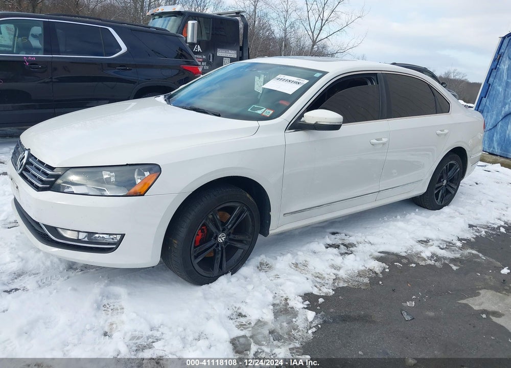 2014 VOLKSWAGEN PASSAT 2.0L TDI SE VIN: 1VWBN7A31EC043700