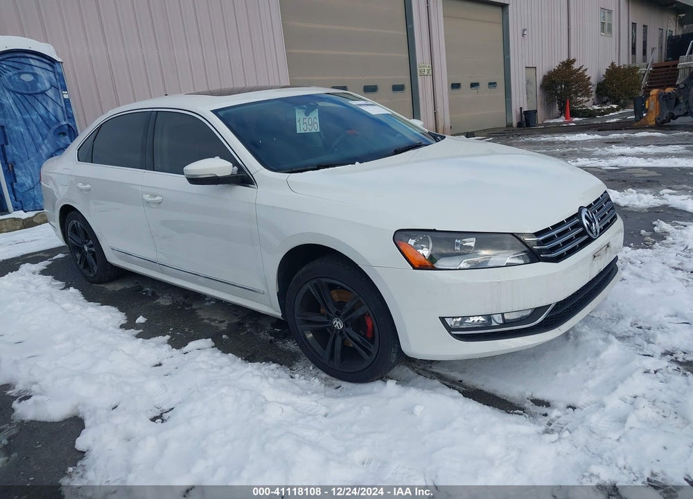 2014 VOLKSWAGEN PASSAT 2.0L TDI SE VIN: 1VWBN7A31EC043700