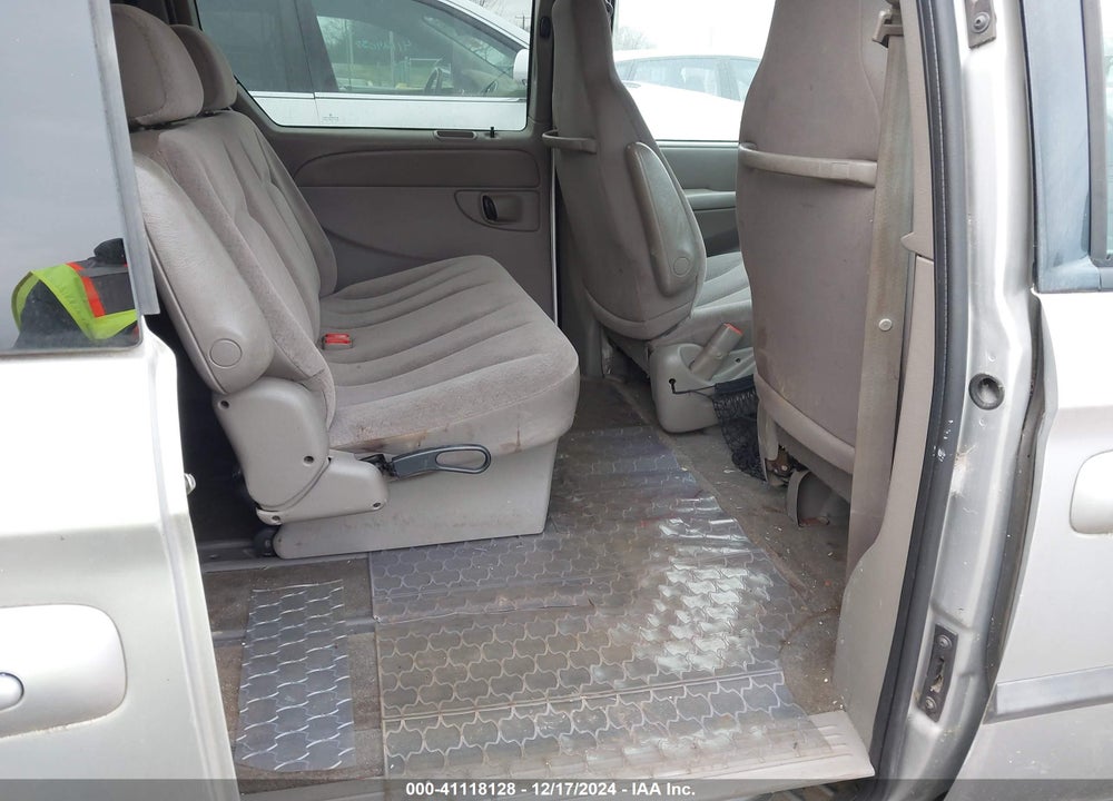 2003 CHRYSLER VOYAGER LX VIN: 1C4GJ45353B123484