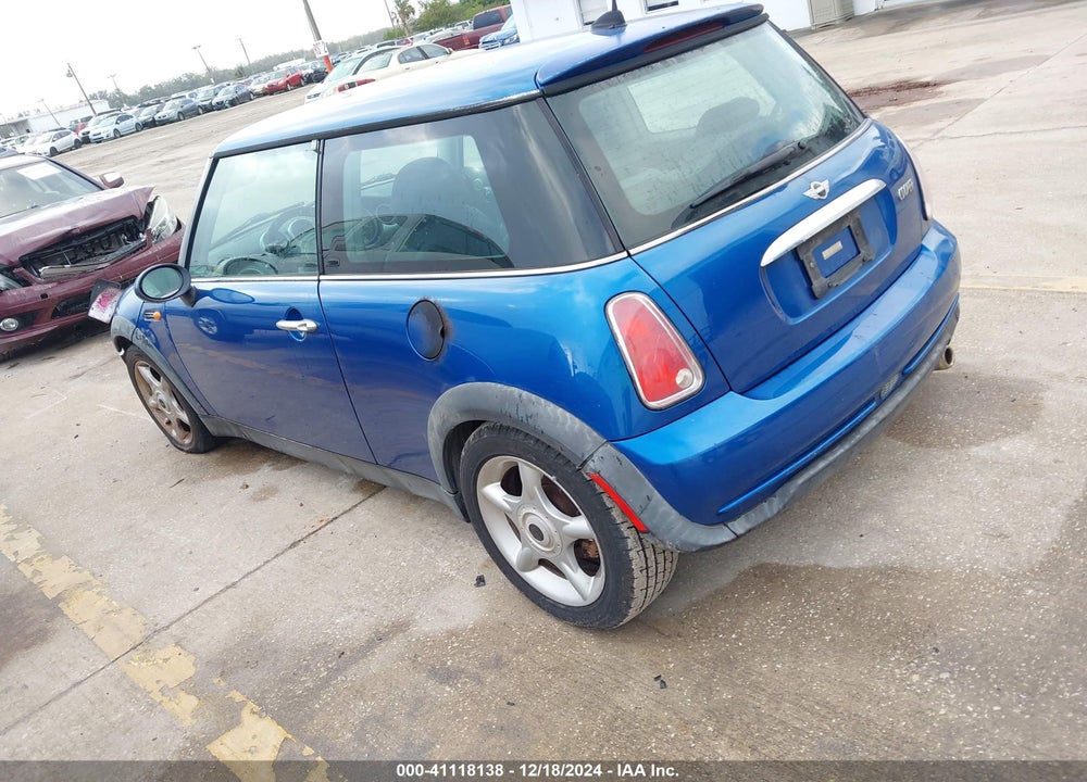 2006 MINI COOPER VIN: WMWRC335X6TK65049