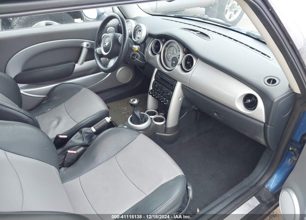 2006 MINI COOPER VIN: WMWRC335X6TK65049