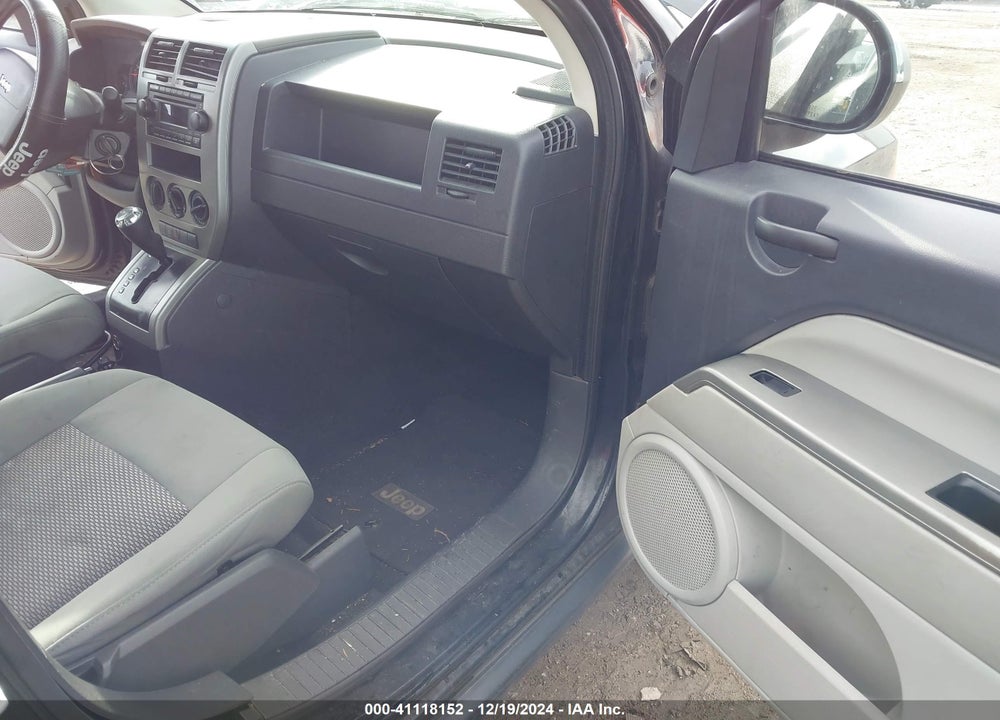 2007 JEEP COMPASS SPORT VIN: 1J8FF47W87D419588