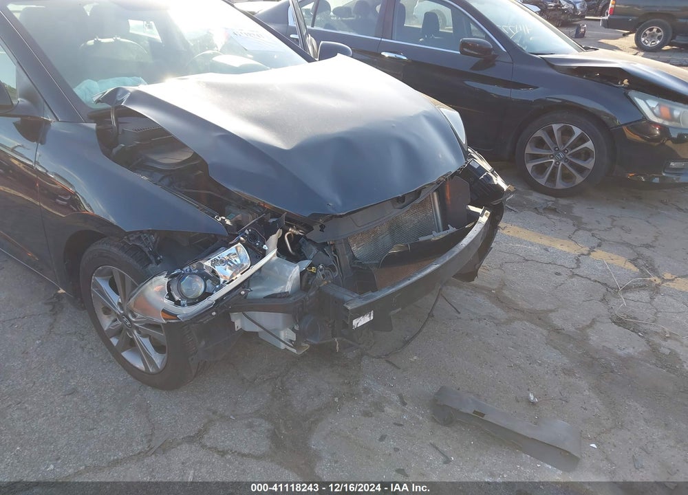 2018 HYUNDAI ELANTRA VIN: 5NPD84LF1JH259280