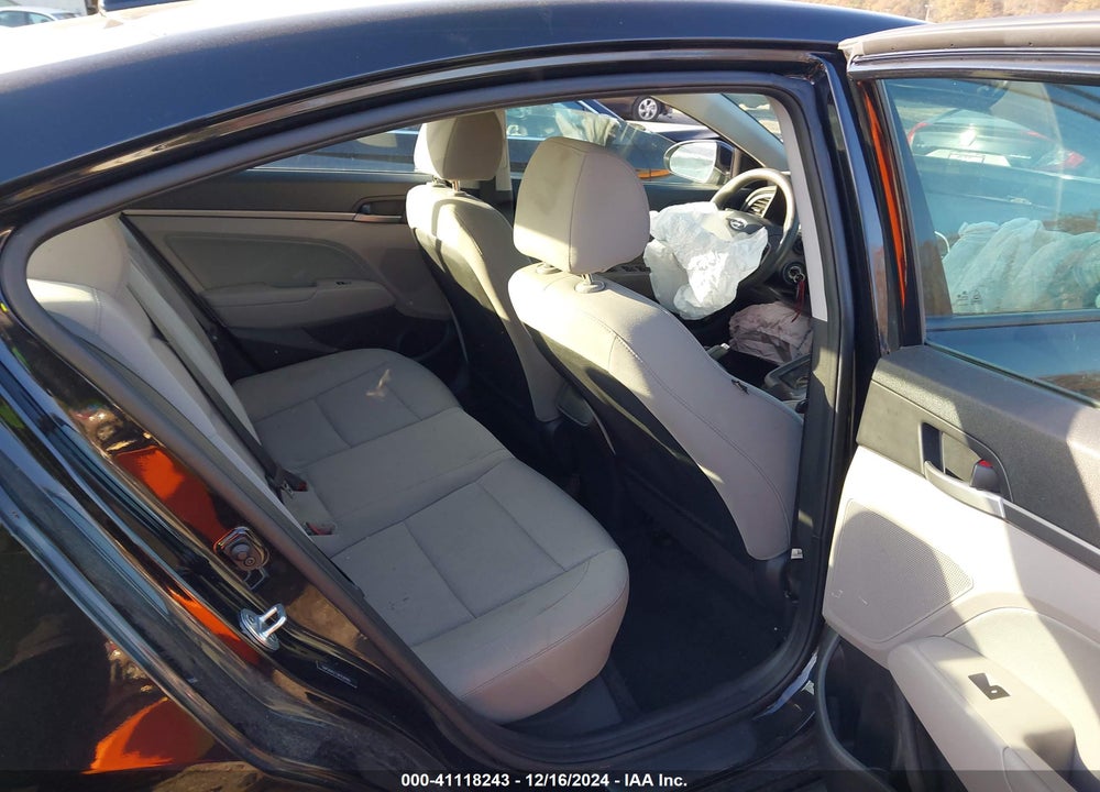 2018 HYUNDAI ELANTRA VIN: 5NPD84LF1JH259280