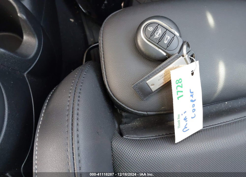 2023 MINI HARDTOP VIN: WMW53DK0XP2T48529