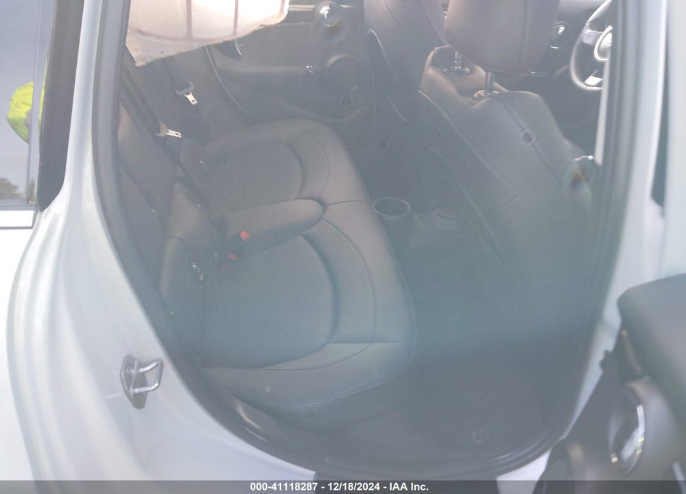 2023 MINI HARDTOP VIN: WMW53DK0XP2T48529