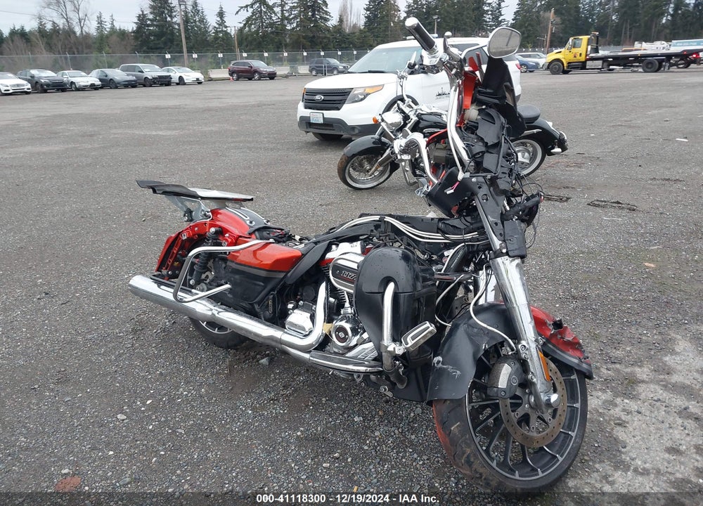 2018 HARLEY-DAVIDSON FLHXSE CVO STREET GLIDE VIN: 1HD1PXL1XJB951596