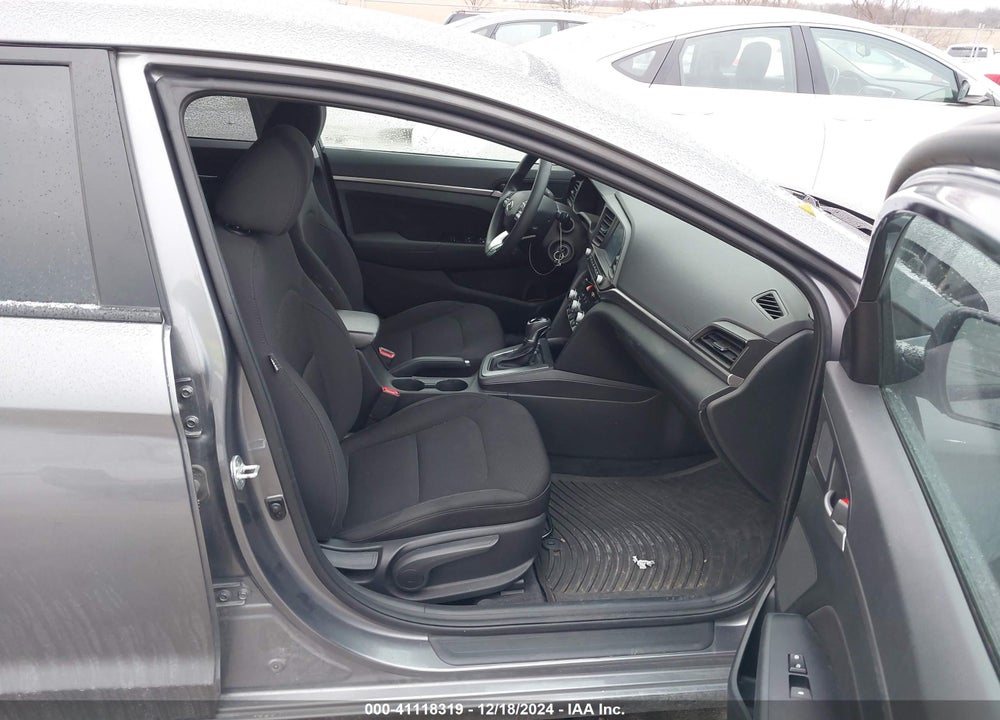2020 HYUNDAI ELANTRA VIN: 5NPD84LF2LH521777