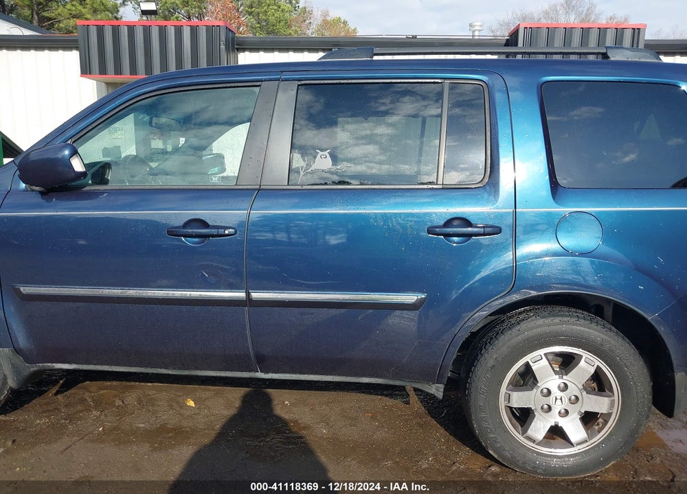 2010 HONDA PILOT TOURING VIN: 5FNYF4H96AB002608