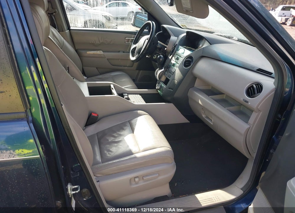 2010 HONDA PILOT TOURING VIN: 5FNYF4H96AB002608