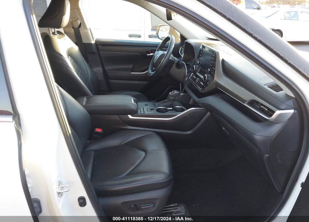 2021 TOYOTA HIGHLANDER XLE VIN: 5TDGZRAH2MS520491