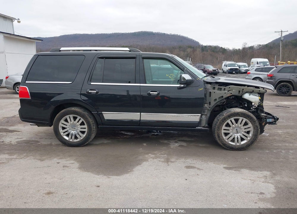2011 LINCOLN NAVIGATOR VIN: 5LMJJ2J50BEJ05174