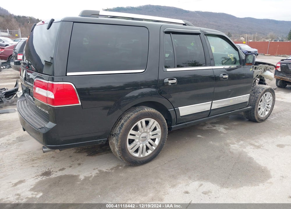 2011 LINCOLN NAVIGATOR VIN: 5LMJJ2J50BEJ05174