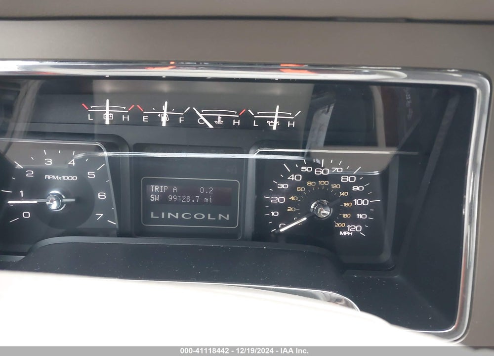 2011 LINCOLN NAVIGATOR VIN: 5LMJJ2J50BEJ05174
