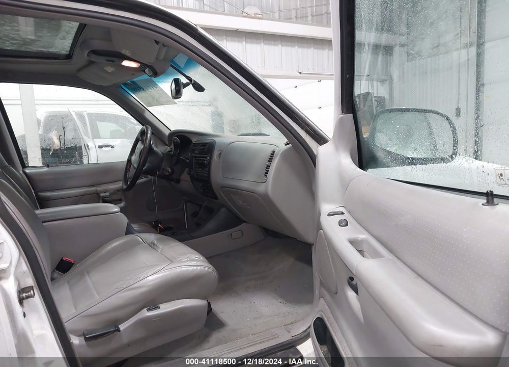 1998 MERCURY MOUNTAINEER VIN: 4M2ZU55P6WUJ30827
