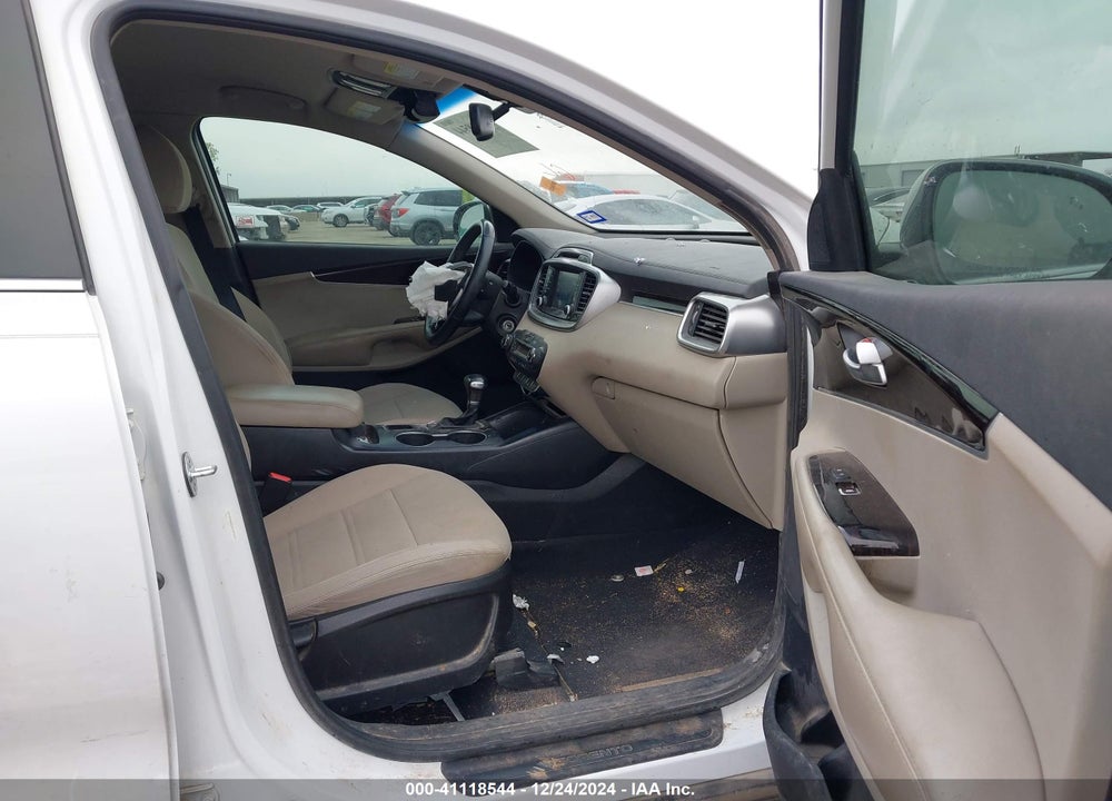 2019 KIA SORENTO 2.4L LX VIN: 5XYPG4A33KG496211