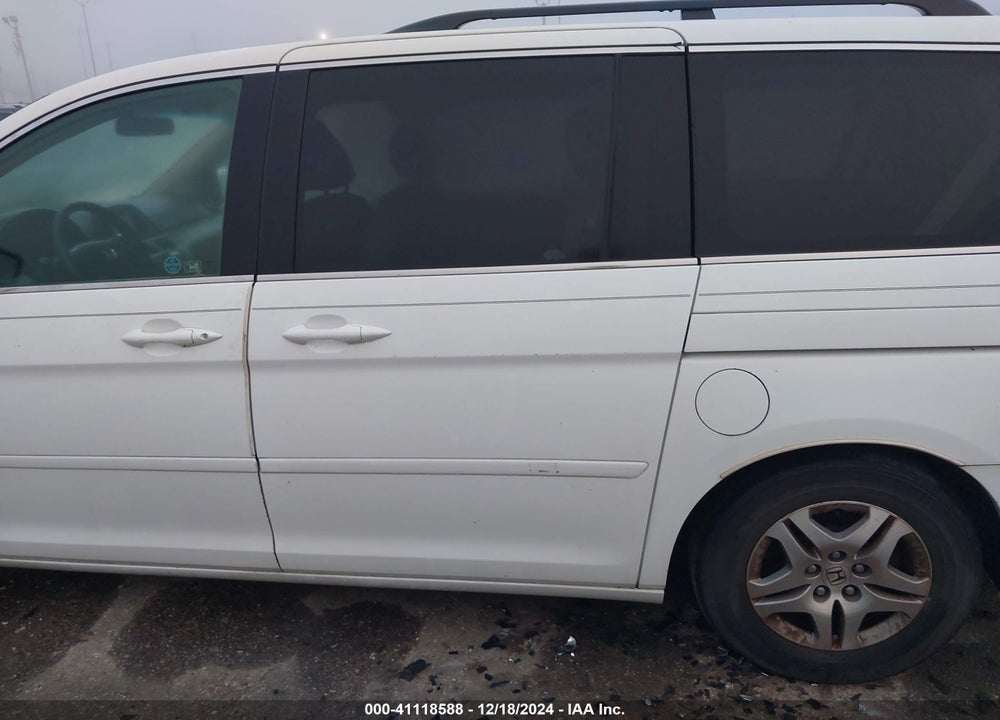 2005 HONDA ODYSSEY EX VIN: 5FNRL38425B411772
