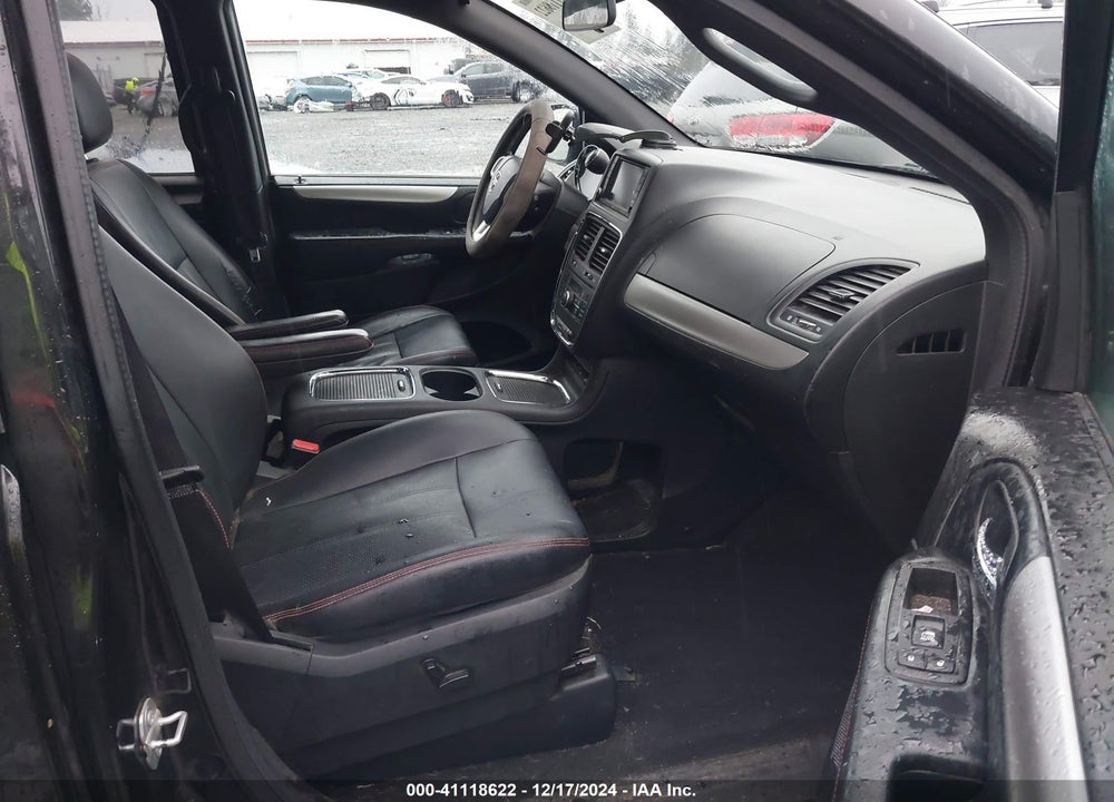 2016 DODGE GRAND CARAVAN R/T VIN: 2C4RDGEG5GR366515